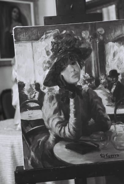 Señorita en el café